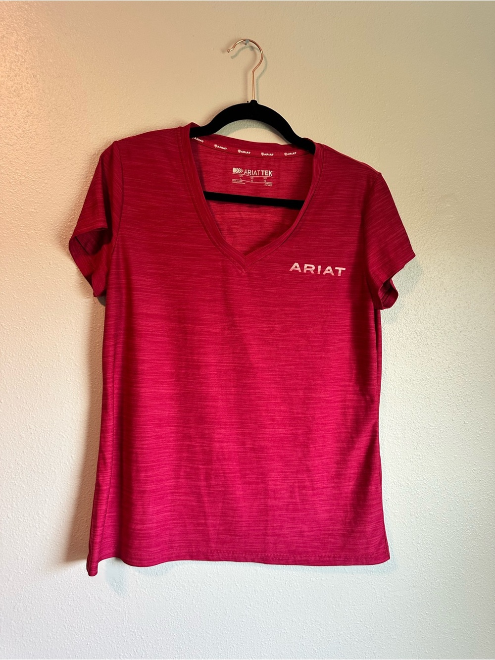 Ariat Tek Women's Short Sleeve V Neck Logo T Shirt Heathered Red Size Large